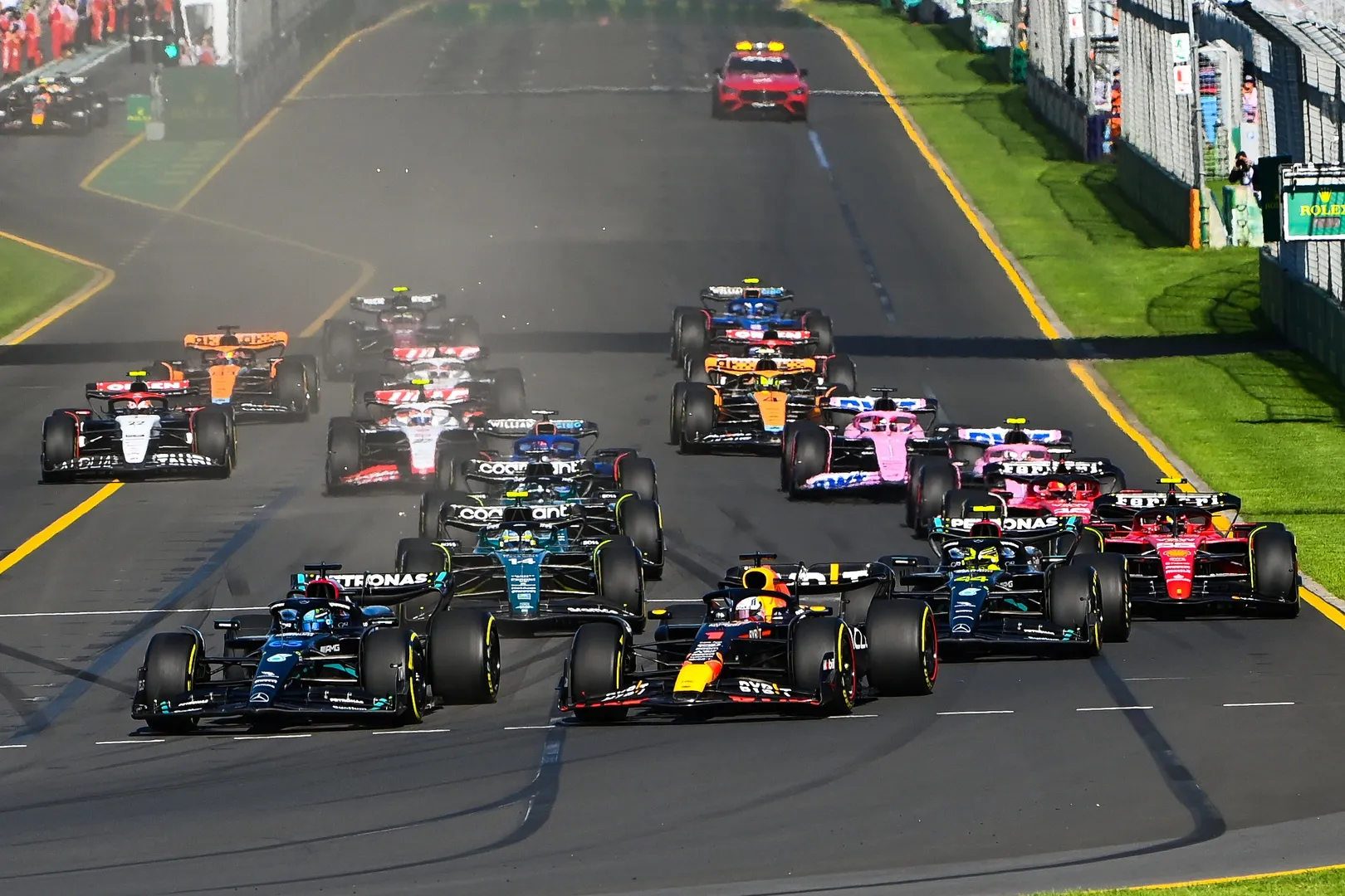 Start of the 2023 Australian Grand Prix - LAT Images/Mercedes