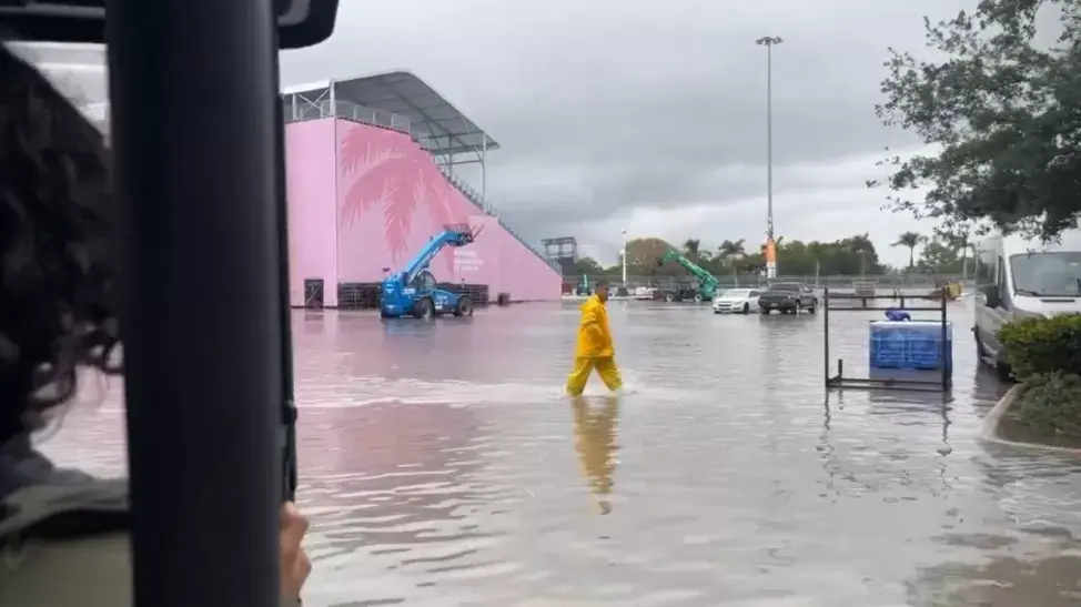 Hard Rock Stadium Flooded-Credit: Reddit 