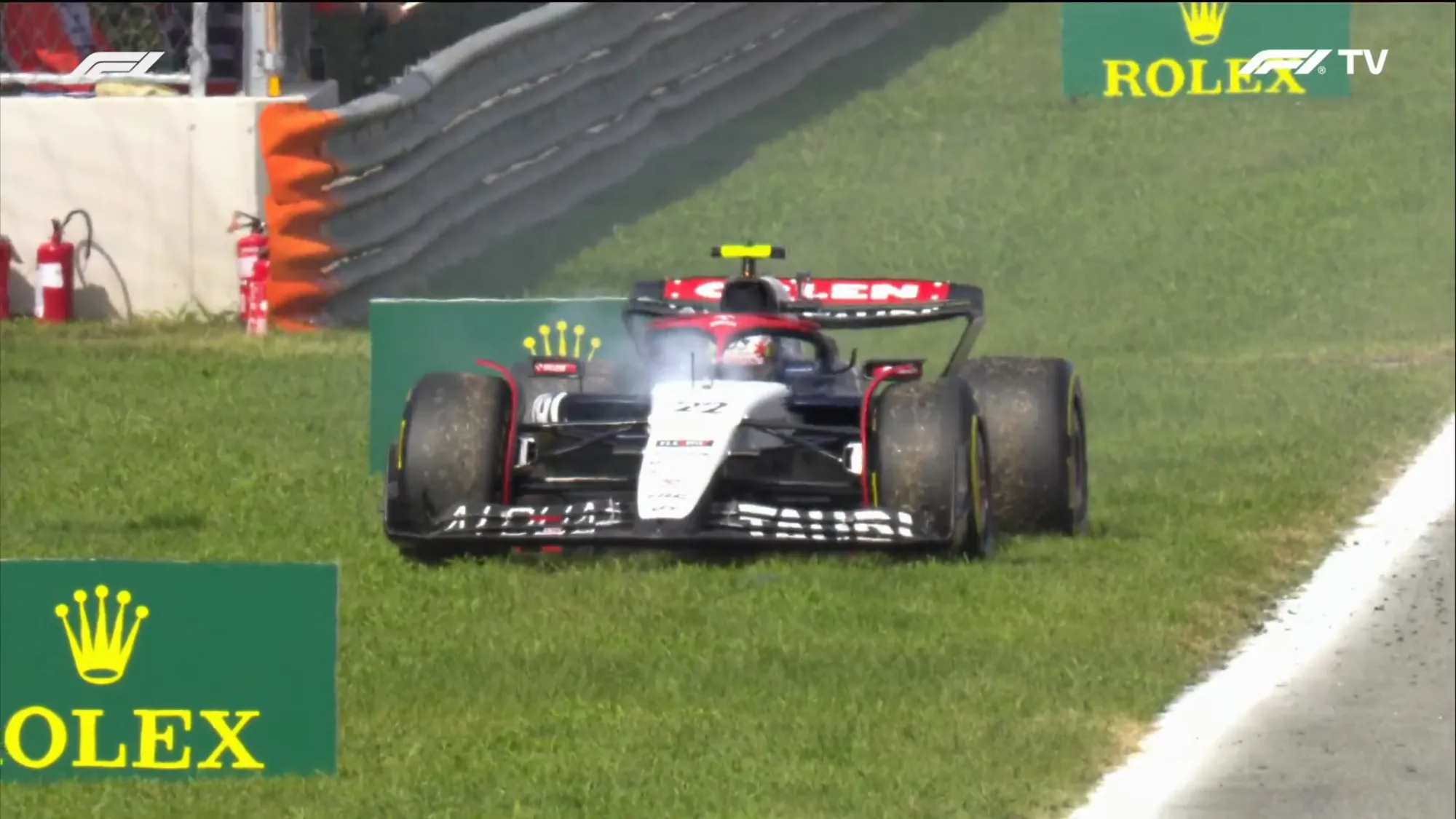 Yuki Tsunoda stopped on track during the formation lap-Credit F1TV