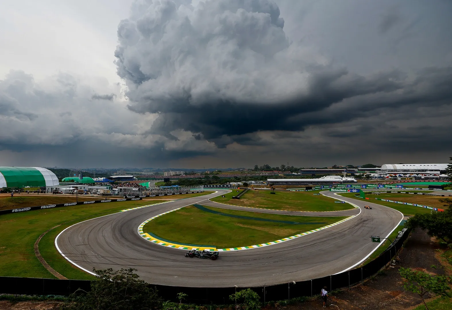 The storm approaching the circuit of Sao Paolo-Mercedes 