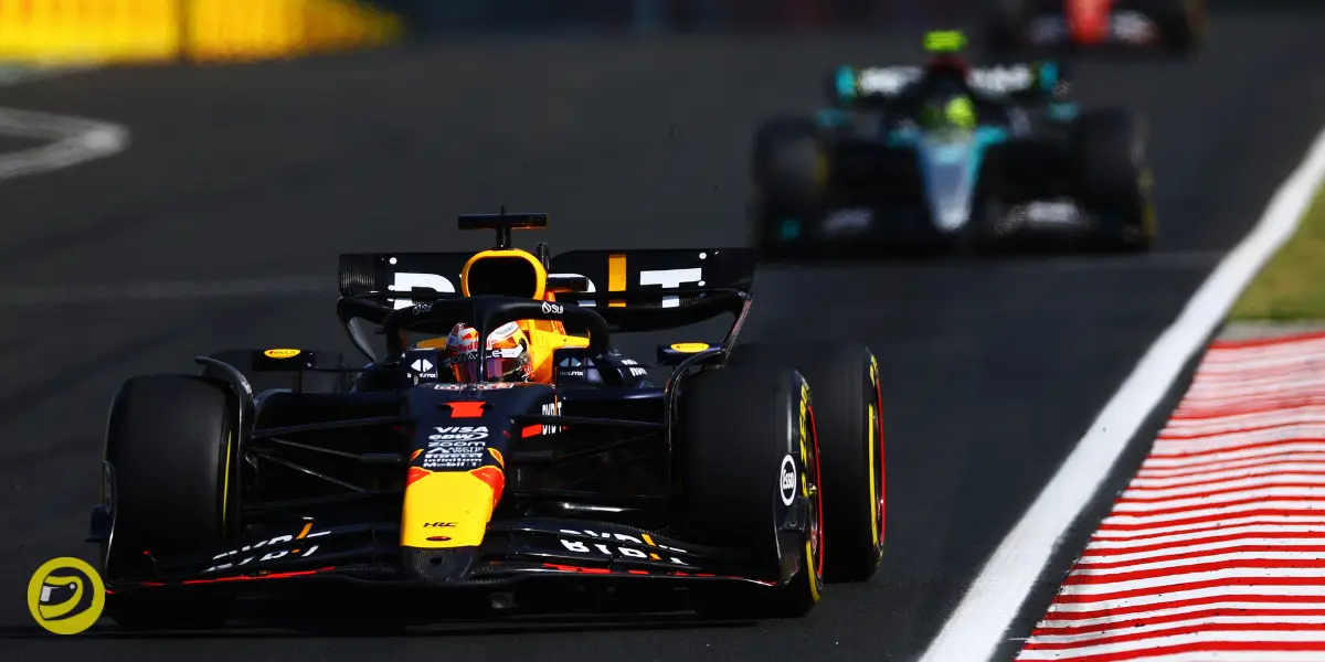 Max Verstappen and Lewis Hamilton- Pitsinider.com