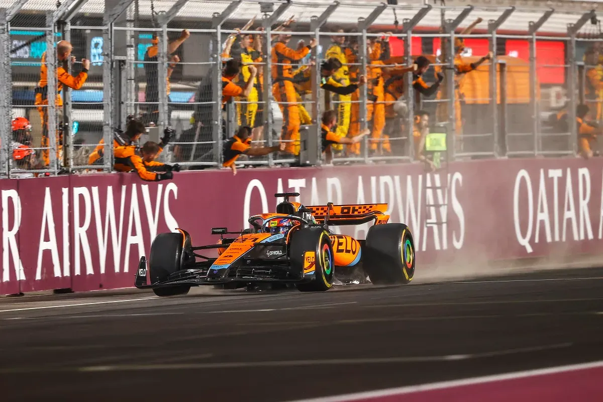 Oscar Piastri wins a dramatic Qatar Sprint as Verstappen crowned champion