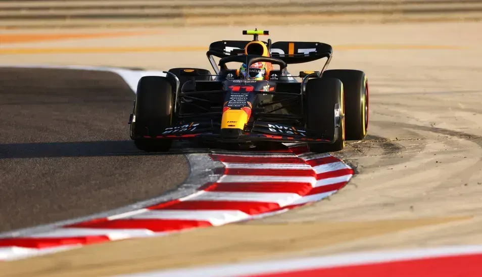 Perez's Australian GP marred by visor tear-off lodged in RB20 floor