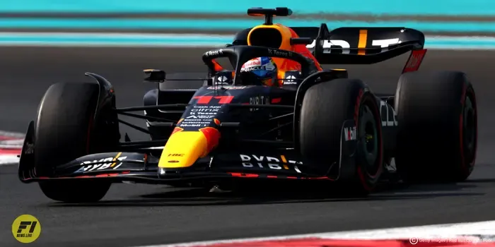 Sergio Perez driving the RB18 during F1 testing in Adu Dhabi 2022